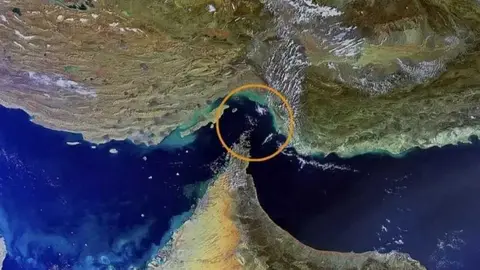 Imagen satelital del Estrecho de Ormuz