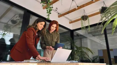 Mujeres en su lugar de trabajo - ClosinGap