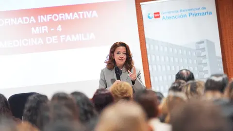 La consejera Matute ha inaugurado en el Centro de Salud Canal de Panam&aacute; de  la capital una jornada informativa dirigida a 225 MIR - Foto Comunidad de Madrid