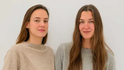 Paloma y Sof&iacute;a Vega Penichet (Koops) - Foto cedida