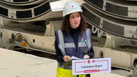 Ayuso durante la visita - Foto de Servimedia