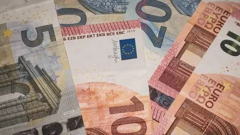 Dinero - Foto de Pezibear de Pixabay (Canva)