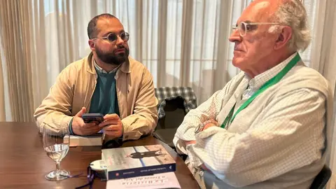 David Rosenthal con Ferm&iacute;n Go&ntilde;i en la FILBO. Bogot&aacute;, Colombia.