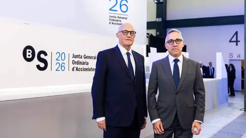 A la izquierda, el presidente, Josep Oliu; a la derecha, Marc Armengol - Foto del Banco Sabadell