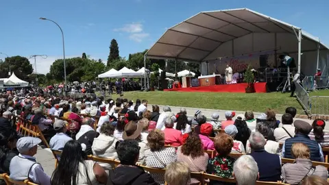 Im&aacute;genes de archivo de la celebraci&oacute;n de una eucarist&iacute;a en San Isidro