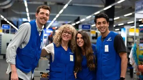 Decathlon lanza su campa&ntilde;a de contrataci&oacute;n de verano con m&aacute;s de 2000 vacantes disponibles en Espa&ntilde;a - Foto de Decathlon Espa&ntilde;a