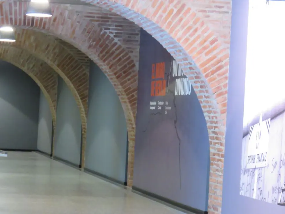 exposición El Muro de Berlín. Un mundo dividido en la Fundación Canal (2)