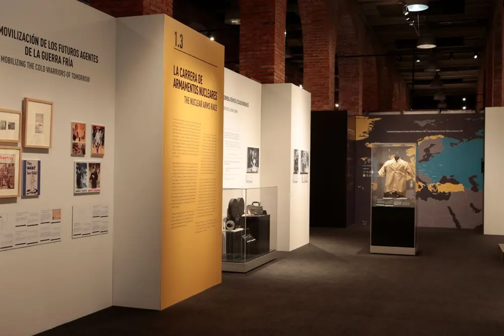 exposición El Muro de Berlín. Un mundo dividido en la Fundación Canal (14)