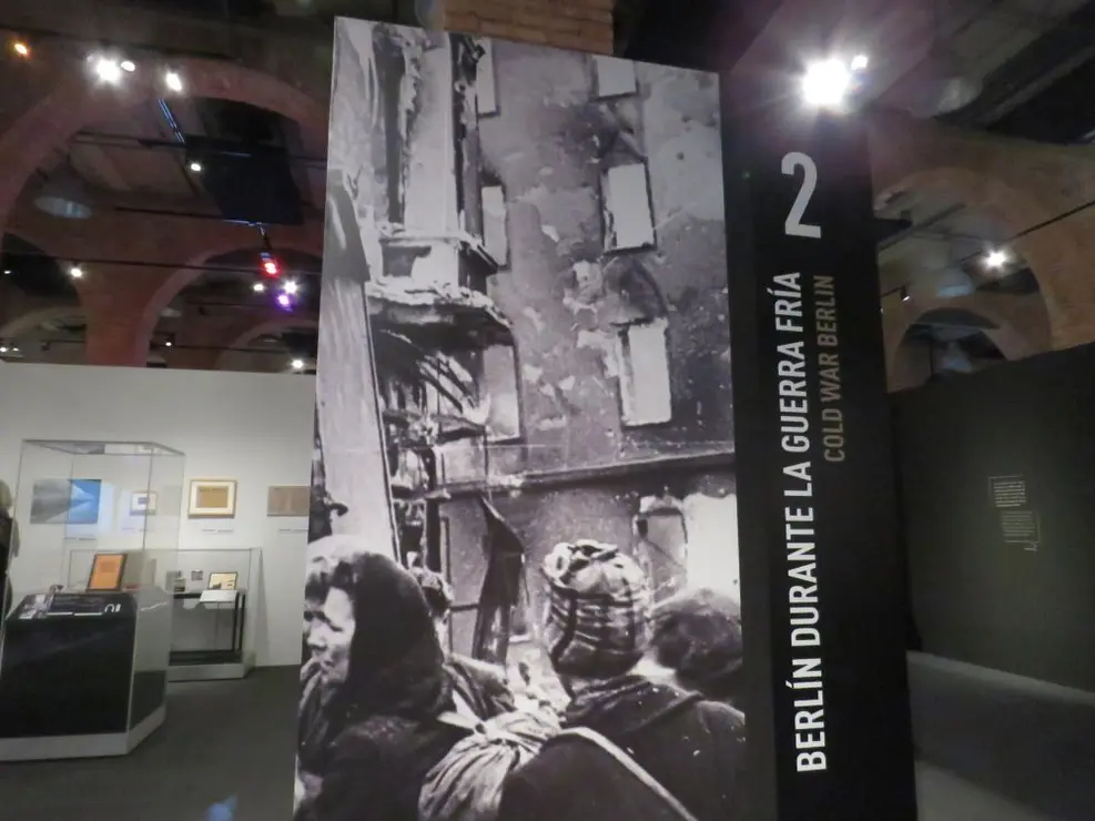 exposición El Muro de Berlín. Un mundo dividido en la Fundación Canal (15)