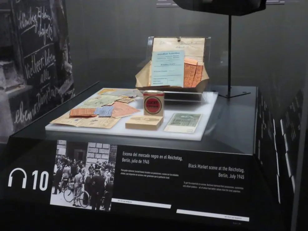 exposición El Muro de Berlín. Un mundo dividido en la Fundación Canal (20)
