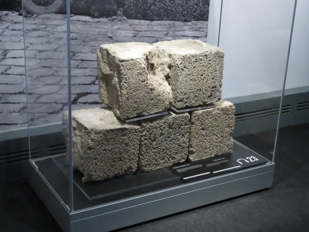 exposición El Muro de Berlín. Un mundo dividido en la Fundación Canal (27)