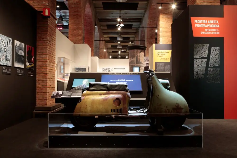 exposición El Muro de Berlín. Un mundo dividido en la Fundación Canal (35)