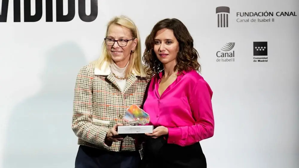 La embajadora de la República Federal de Alemania en España, María Margarete Gosse con Isabel Díaz Ayuso, presidenta de la 
Comunidad de Madrid