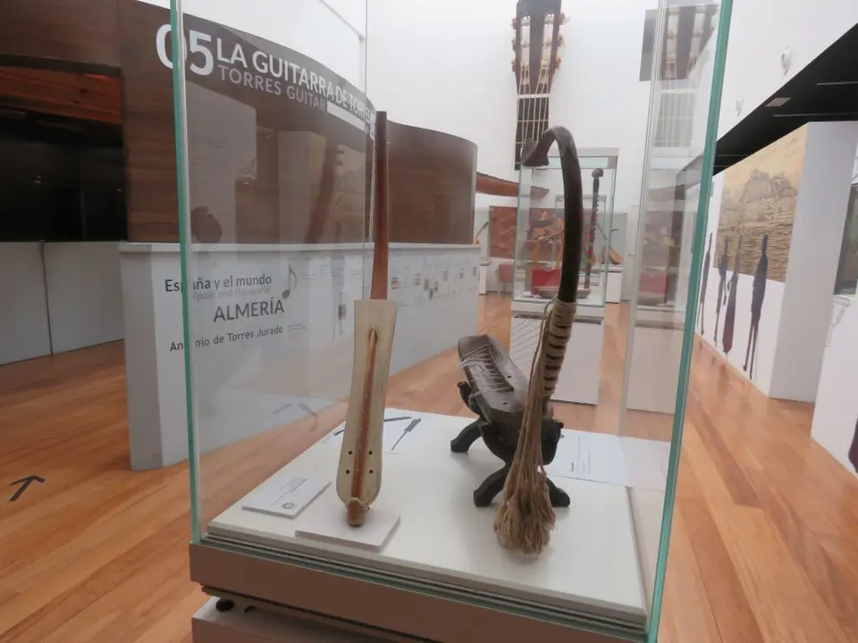 Visita al Museo de la Guitarra de Almería (19)