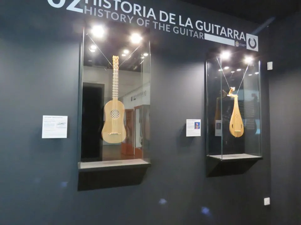 Visita al Museo de la Guitarra de Almería (30)