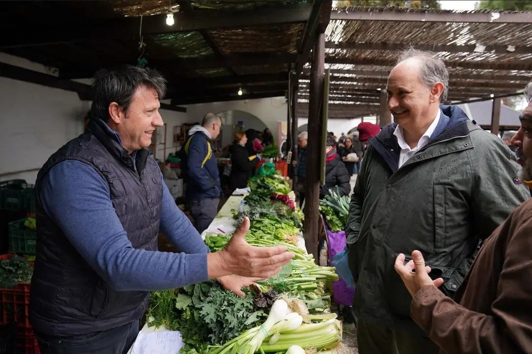 López-Valverde ha visitado hoy en la capital el Día de Mercado - Comunidad de Madrid