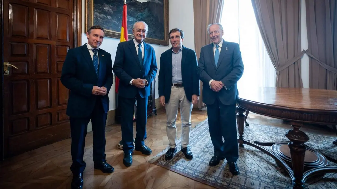 Encuentro en el Ayuntamiento de Málaga - Foto del Ayuntamiento de Madrid