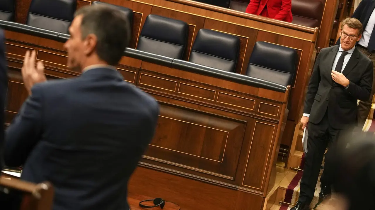 Feijóo y Sánchez en el Pleno del Congreso - Foto de David Mudarra/PP