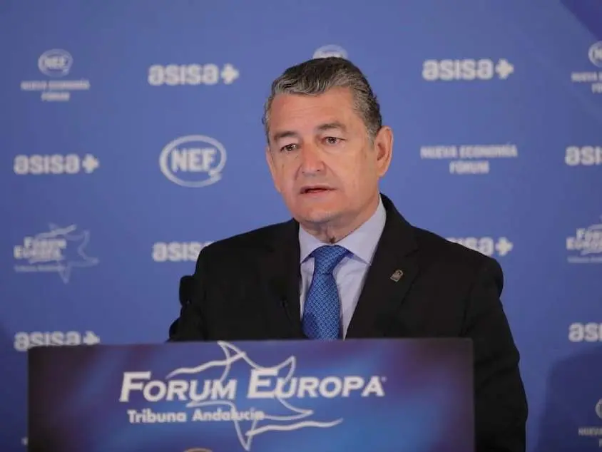 El consejero Antonio Sanz durante una comparecencia en Forum Europa - Foto de la Consejería de Presidencia
