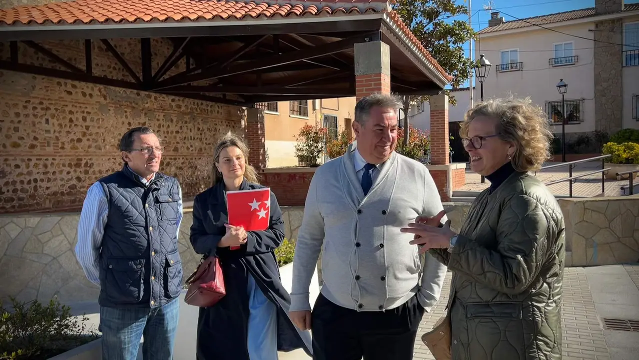 La Comunidad renueva la Plaza de la  Constitución de Valdeavero para mejorar su  accesibilidad - Foto Comunidad de Madrid