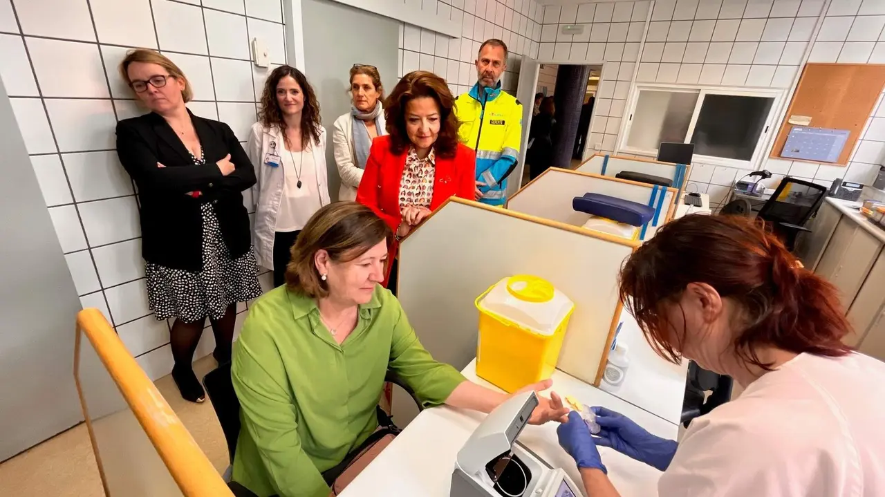 La consejera de Sanidad, Fátima Matute, esta mañana en el centro de salud  Eloy Gonzalo - Comunidad de Madrid