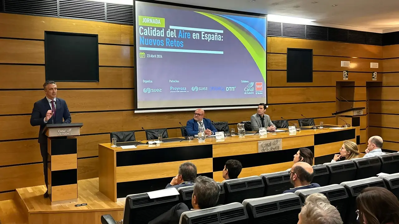 El consejero de Medio Ambiente, Agricultura e Interior, Carlos Novillo, en la  inauguración de la jornada Calidad del Aire en España - Comunidad de Madrid