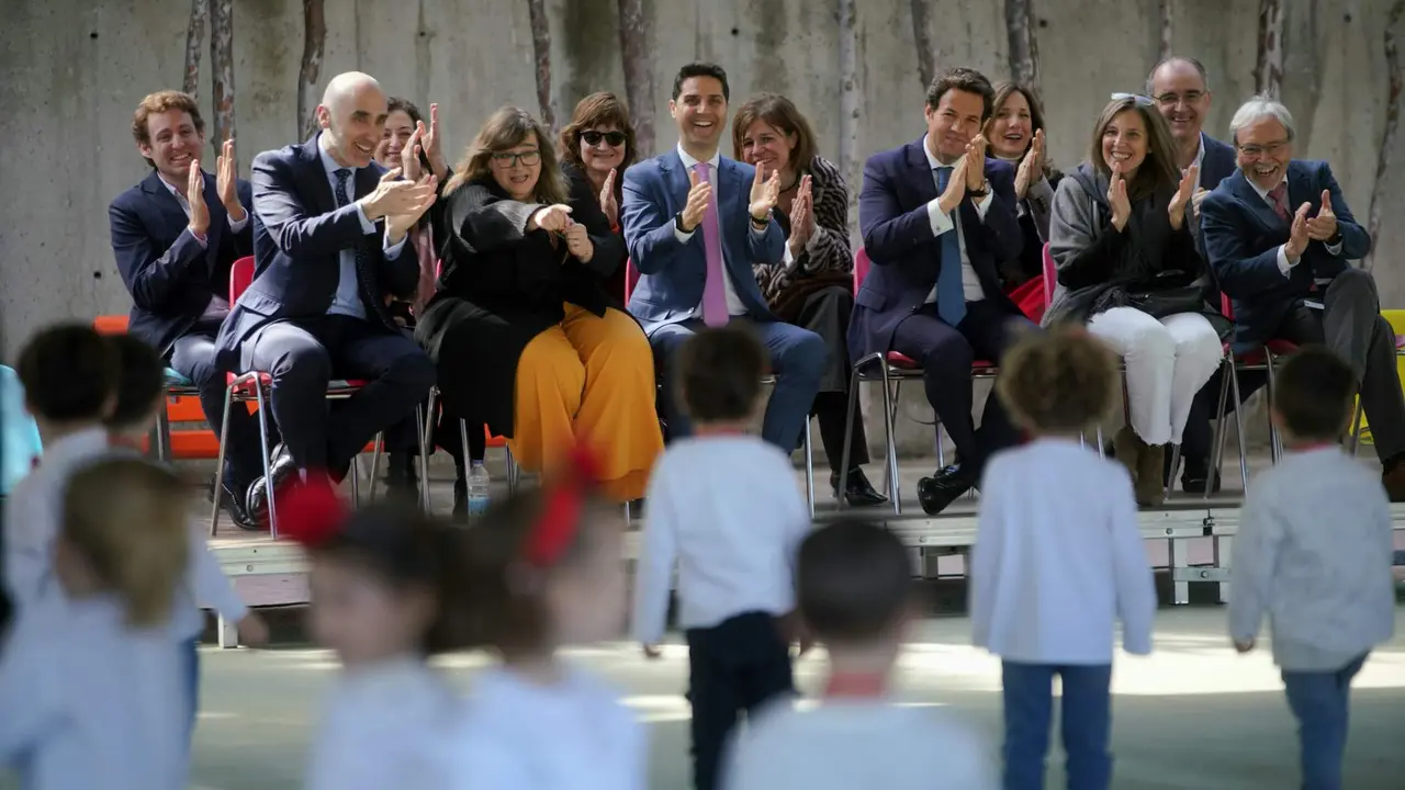 El consejero de Educación, Ciencia y Universidades en su visita el colegio Los Jarales Monterrozas - Comunidad de Madrid