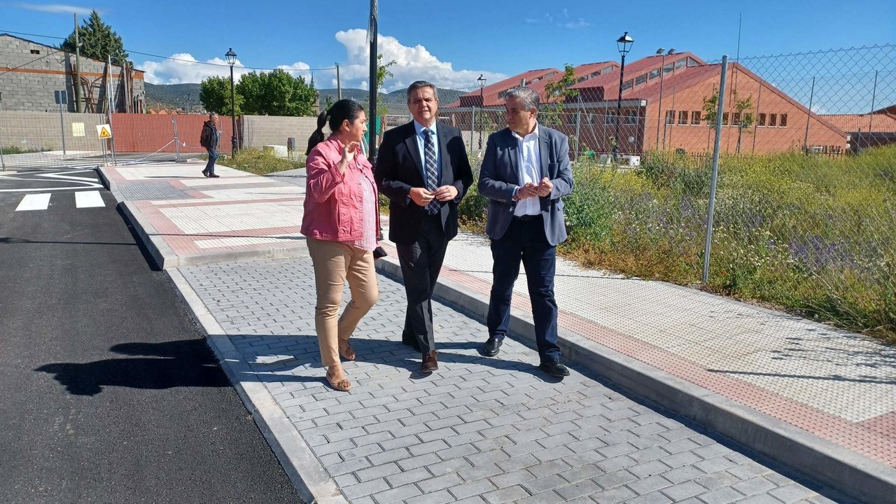 El consejero Rodrigo ha visitado hoy el municipio en el que se han ejecutado las obras - Comunidad de Madrid