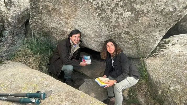 El viceconsejero de Medio Ambiente y Ordenación del Territorio, Rafael García,  ha llevado un ejemplar a la Peña  del Arcipreste de Hita - Comunidad de Madrid