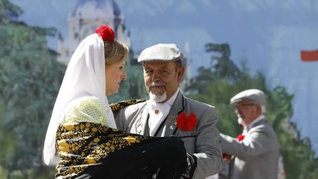 Una pareja de chulapos bailando chotis - Ayuntamiento de Madrid