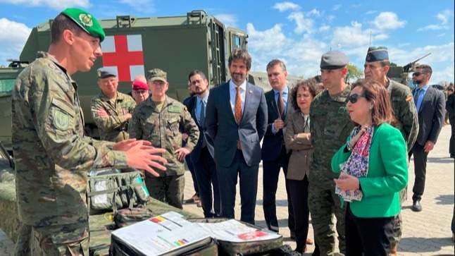 Robles visita en Lest al contingente español desplegado en Eslovaquia - Ministerio de Defensa
