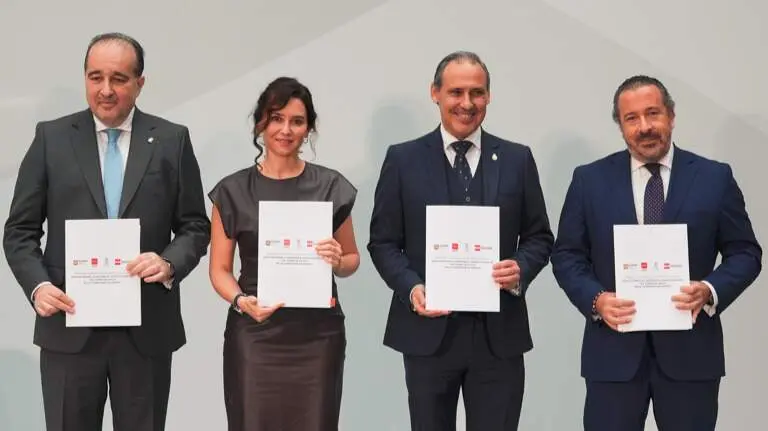 Acuerdo con abogados y procuradores para reforzar la asistencia jurídica gratuita - Foto Comunidad de Madrid