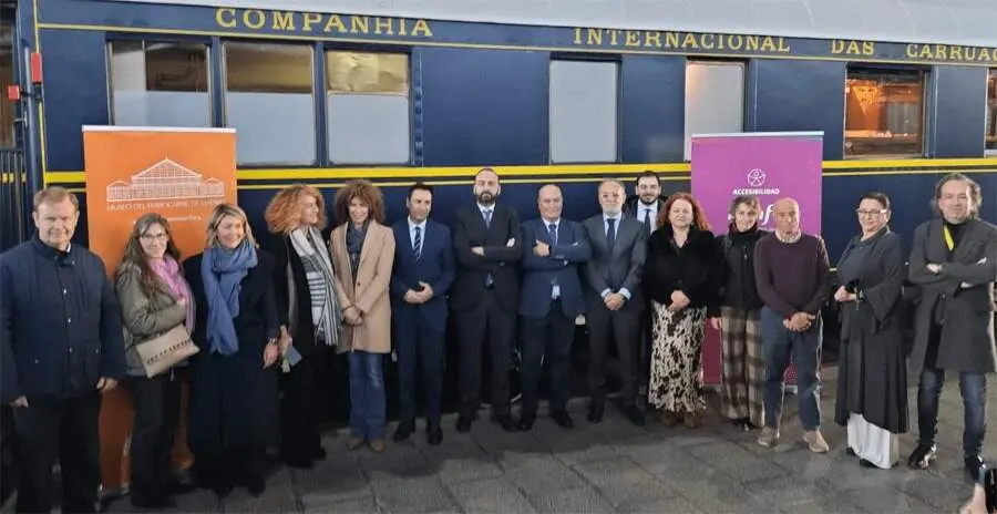 Foto de familia en la IV Semana de la Accesibilidad de Renfe | Foto de Plena inclusión