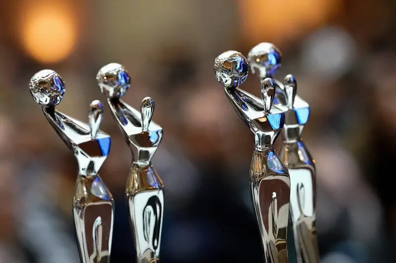 PREMIOS PLATINO