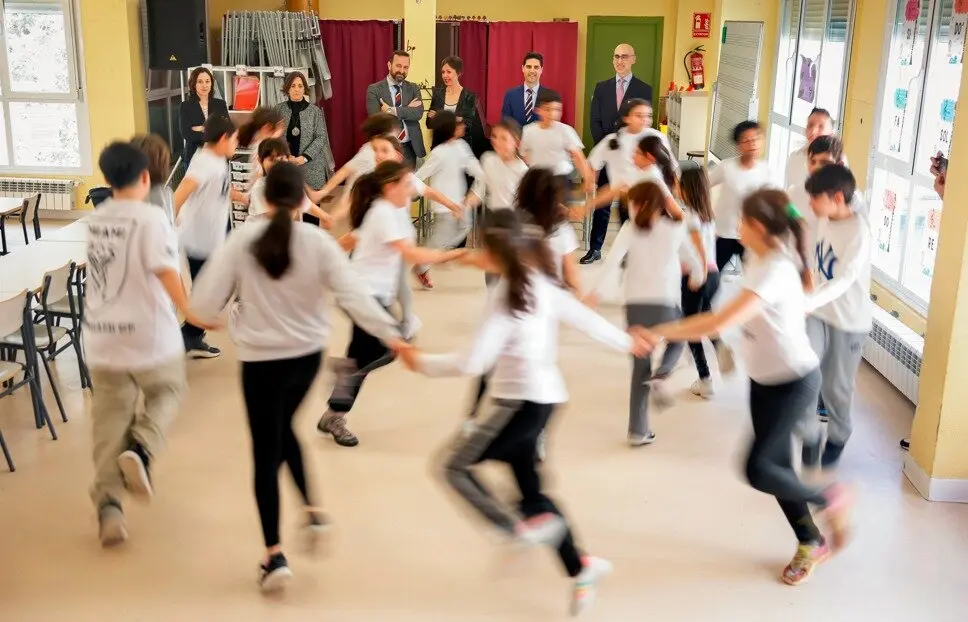 El consejero de Educación, Ciencia y Universidades en su visita al colegio Cardenal Herrera Oria - Foto Comunidad de Madrid