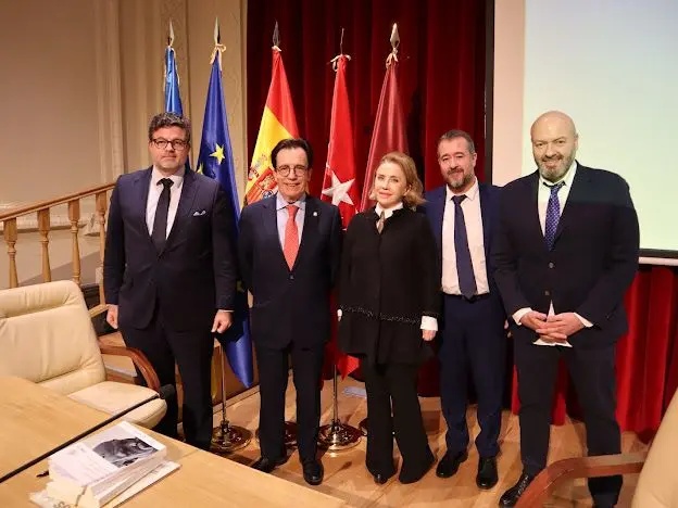Homenaje a Ucrania y el futuro de Europa con la presentación del libro 'Ucrania en su Historia y en sus Historias'