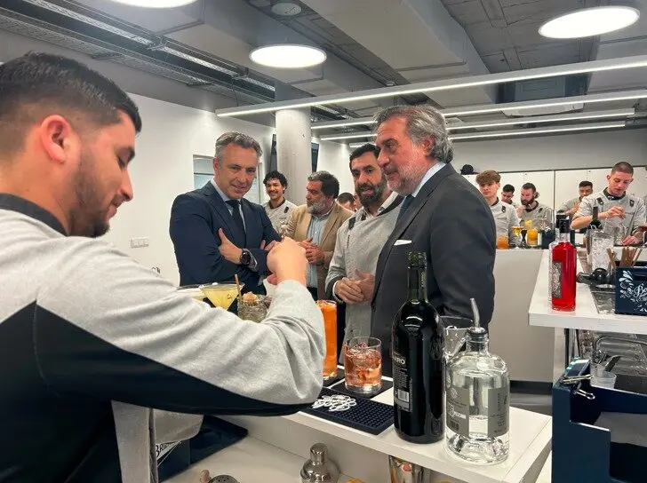 Carlos Novillo ha rubricado  el acuerdo en el Instituto de Formación Empresarial de la Cámara Oficial de  Comercio e Industria - Foto Comunidad de Madrid