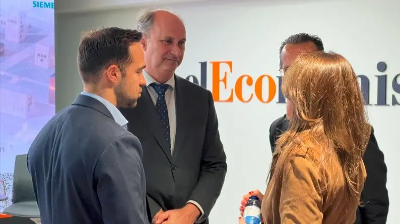 El consejero López-Valverde ha clausurado hoy la Jornada Centros  de datos: España nuevo hub europeo de la nube de El Economista - Foto Comunidad de Madrid