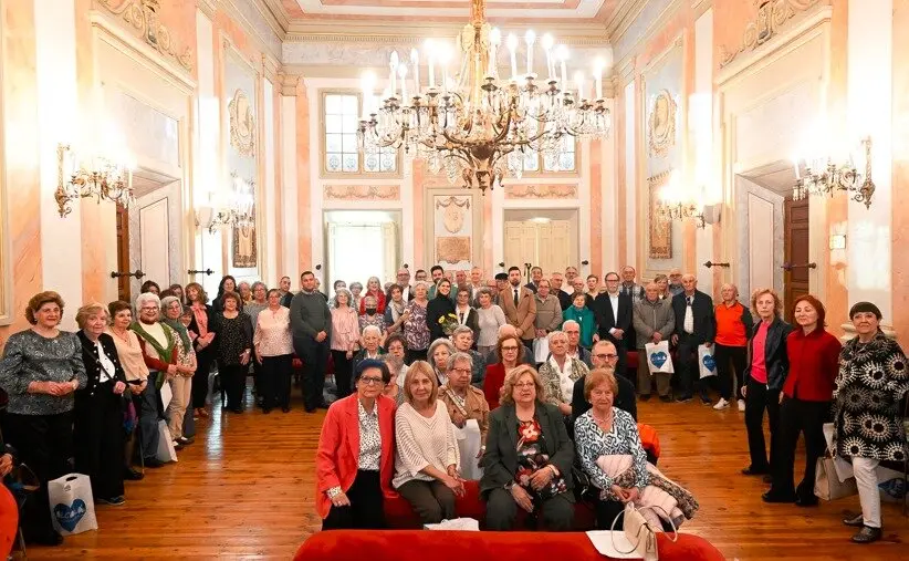 Homenaje a los 75 profesores voluntarios de los Centros de Mayores de la ciudad - Foto Ayuntamiento Alcalá de Henares