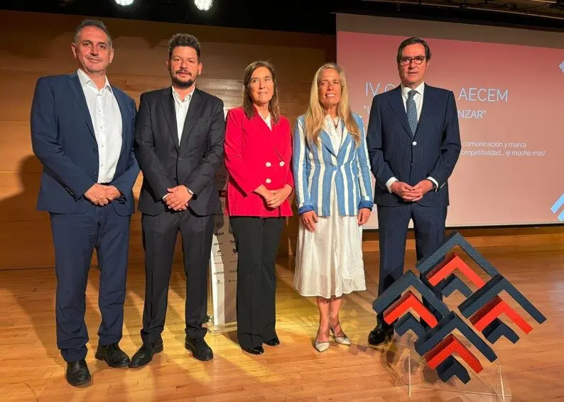 La consejera Albert, en la inauguración del IV Congreso  de la Asociación Española de Consultores de Empresa (AECEM) - Foto Comunidad de Madrid