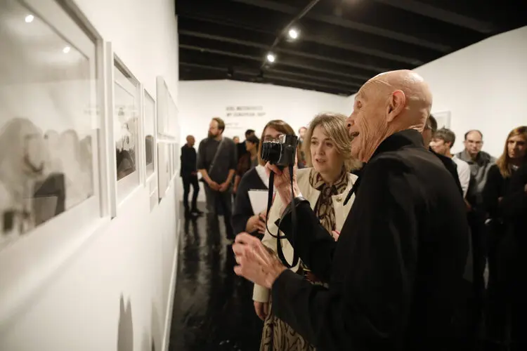 Más de 200 imágenes de Joel Meyerowitz capturan la Europa de los 60 en una muestra del Fernán Gómez dentro de PHotoESPAÑA 2025.
