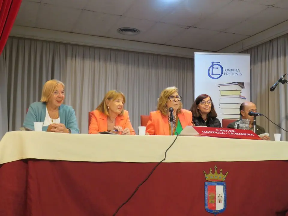 Julia Sáez, Julia Yébenes, Maria Antonia García 
de León, Myriam García Carromero y Juan López 
Martínez - Foto José Belló Aliaga