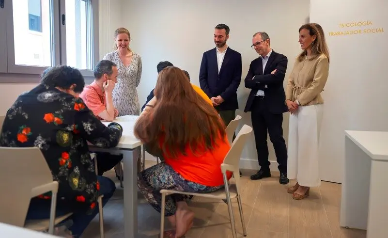 La consejera Dávila, en una nueva residencia en el distrito de San Blas-Canillejas - Foto Comunidad de Madrid