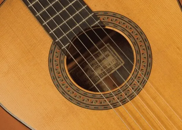 “La Inédita”, la guitarra que unió a Segovia y Santos Hernández, se subasta en París a favor de los niños con cáncer