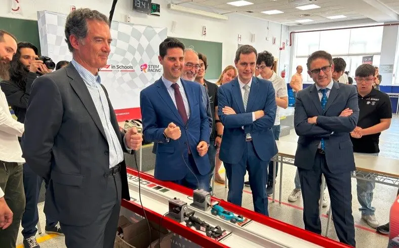 El consejero Viciana ha asistido a la prueba en la Universidad  Politécnica de Madrid - Foto Comunidad de Madrid