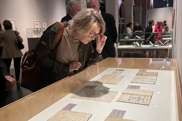 La delegada de Cultura, Turismo y Deporte, Marta Rivera de la Cruz, durante la inauguración de la exposición ‘Madrid entre libros. 150 años de la Biblioteca Histórica Municipal’