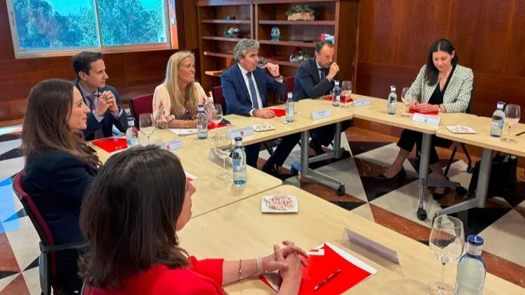La consejera Albert, en el Hospital FREMAP de Majadahonda - Foto Comunidad de Madrid