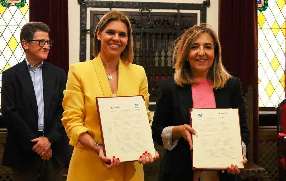 Renovación convenio de colaboración con MicroBank - Foto Ayuntamiento Alcalá de Henares