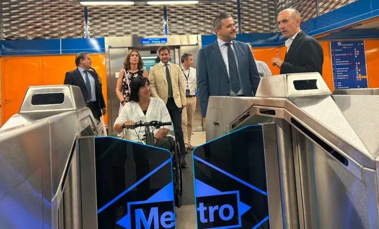 El consejero Rodrigo, la estación de Metro de Begoña (Línea 10) - Foto Comunidad de Madrid