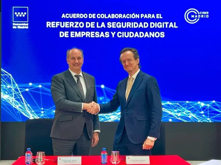 El consejero López-Valverde, en la firma del protocolo en el Centro de Innovación Digitaliza Madrid - Foto Comunidad de Madrid